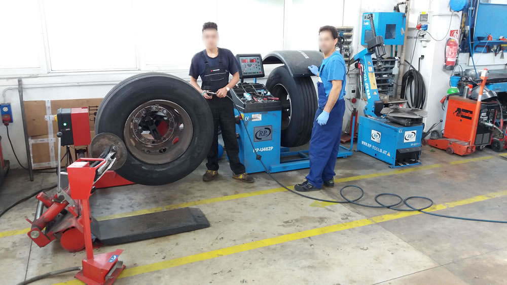 Tire: Personal Mechanical workshop of the Rental Rimini